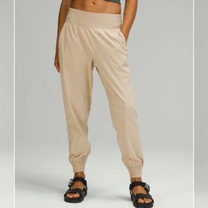 Lululemon Sun Setter High Rise Jogger Full Length size 8